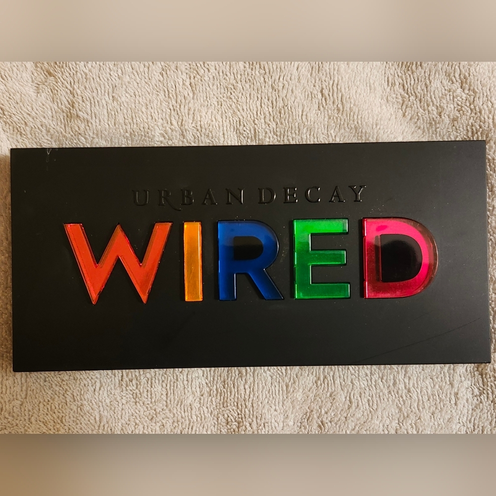 Like New Urban Decay "Wired" 10 Pan Rainbow/Neon Eyeshadow Palette